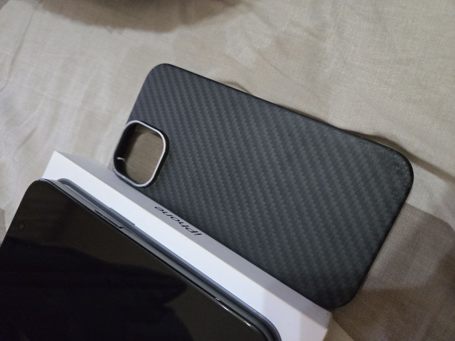 Vand iphone 15 negru