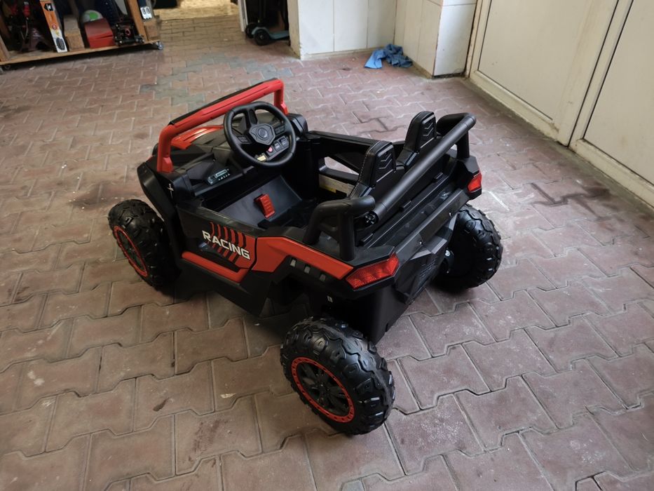 Mașinuța electrică 4x4 cu telecomandă copii