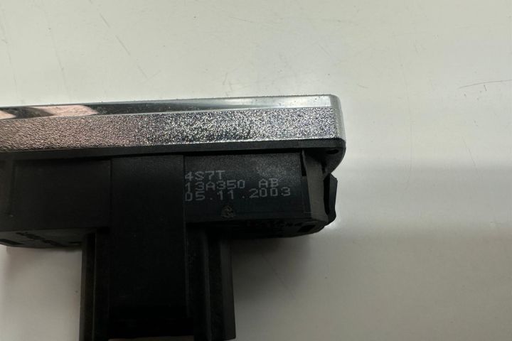 Buton avarii 4s7t13a350 Ford Mondeo MK3 (facelift) seria