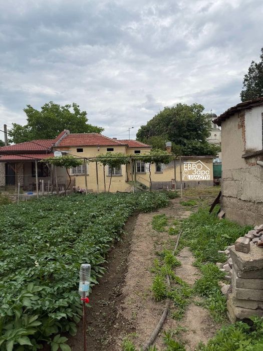 Къща за продажба в Центъра село Калояновец
