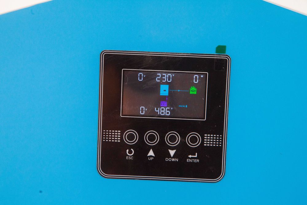 Kit sistem panouri fotovoltaice invertor 7 KW + baterie 7 KW + 6 panouri monocristaline (TOATĂ ȚARA)