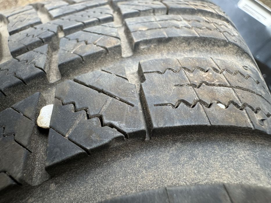 Зимни гуми  215 65 16Hankook