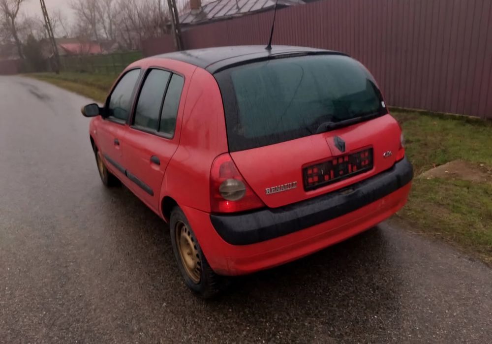 Dezmembrez Renault Clio