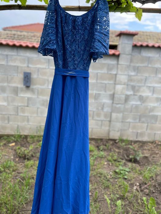 Роклите се продават!