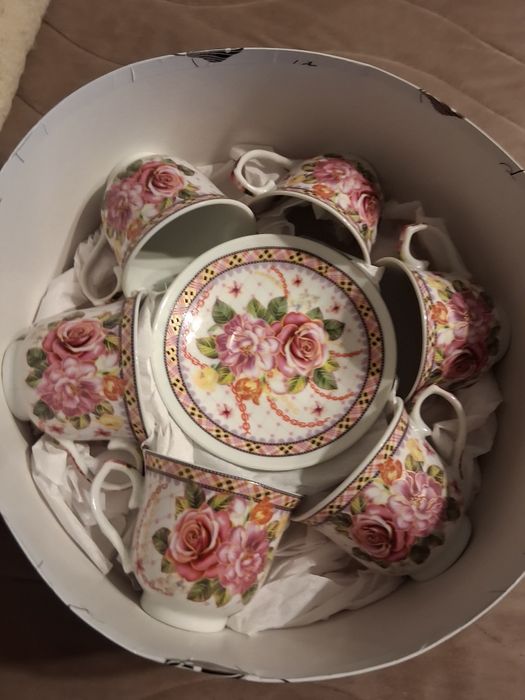 Чашки и чинийки на изгодна цена