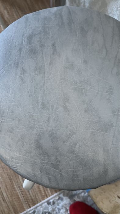 Продаю табуретки, стулья