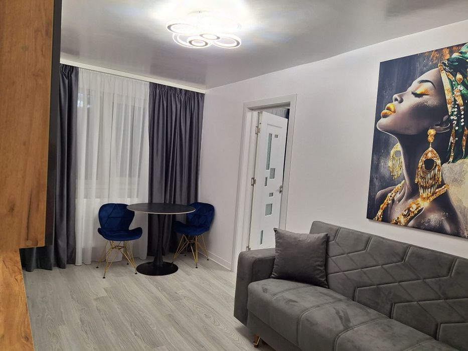Închiriez apartament