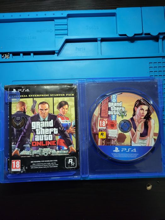 GTA V Premium Edition PS4

Defect (Pentru Carcasă / Colecţie)
