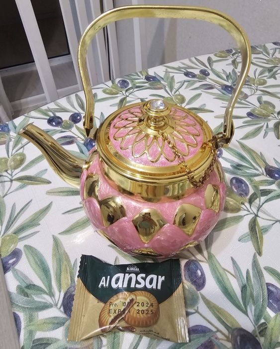 Продам Розовый заварной Чайник