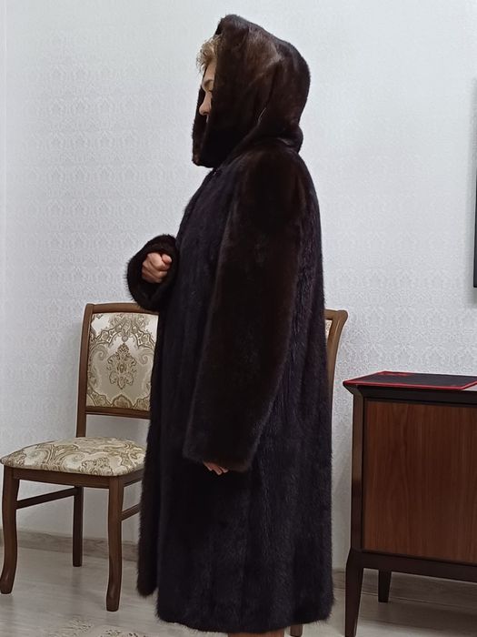 Продаю норковую шубу