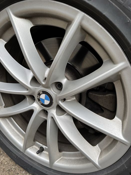 Jante BMW G30 17,originale plus cauciucuri de iarna in stare foarte buna.