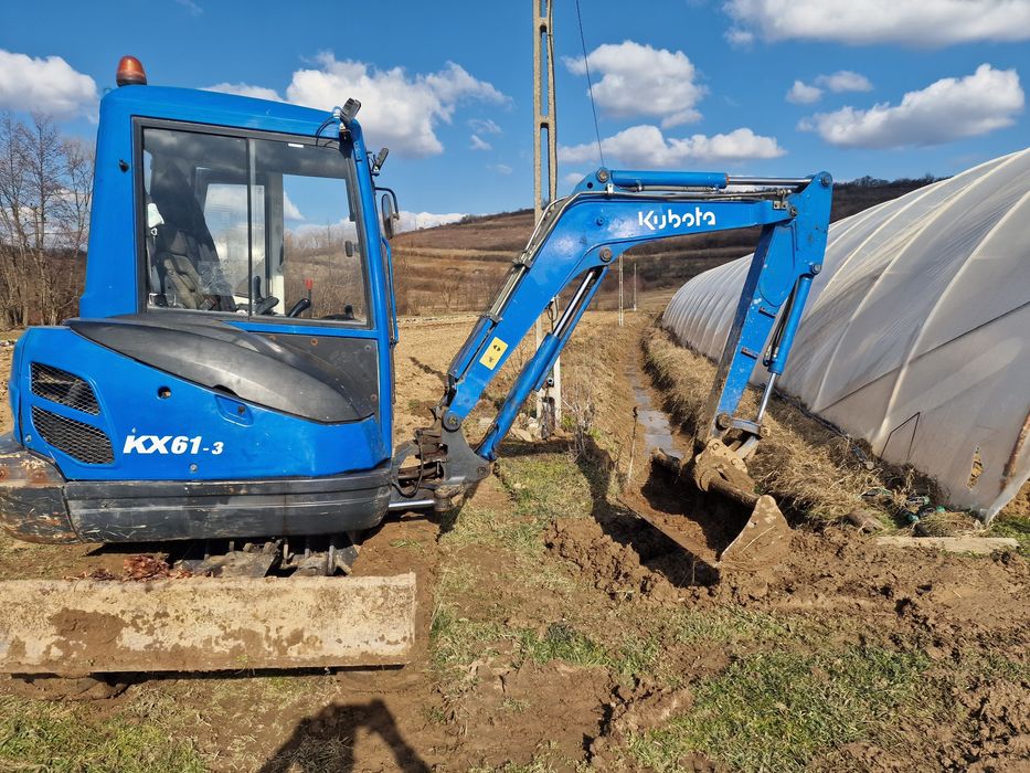 Chirie / Inchiriere excavator ( miniexcavator) de 2.7 t