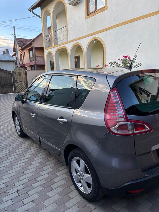 Renault Scenic 2011