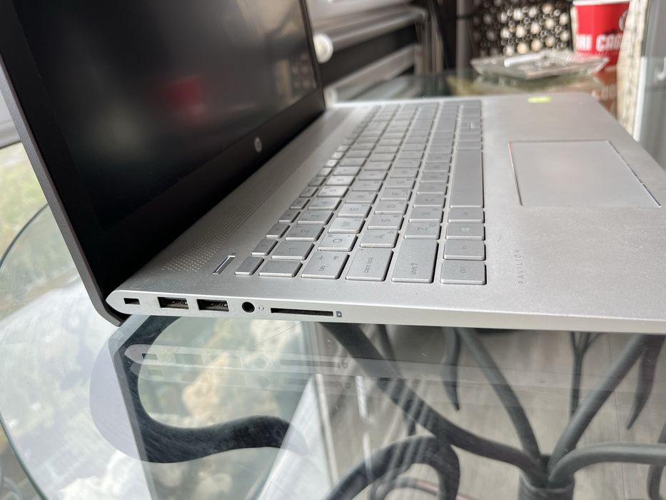 Спешно продавам лаптоп