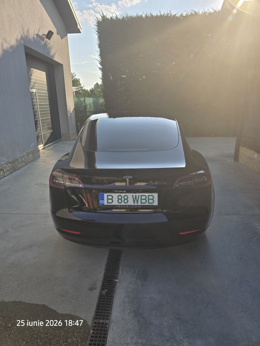 TESLA Model 3 2023 — imagine 3