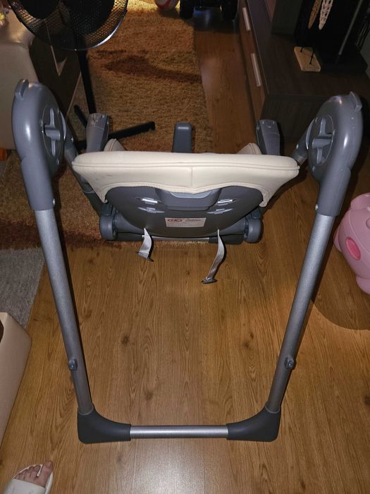 Scaun de masă bebe ONINO – stabil, confortabil, stare excelentă
