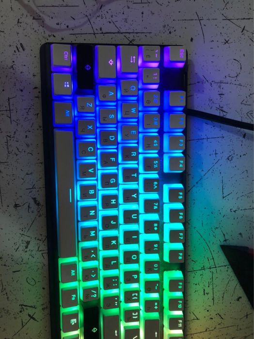 Продаю steelseries Apex Pro с кастомными кейкапами