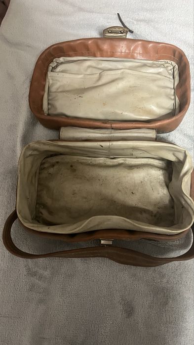 Продам сумку автомобильной аптечки СССР