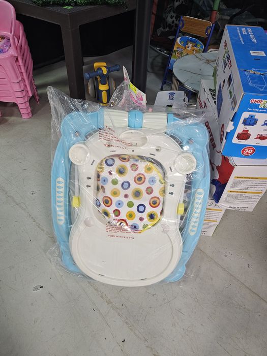Детска Проходилка Люлка Музикална 2 в 1 Чисто нова