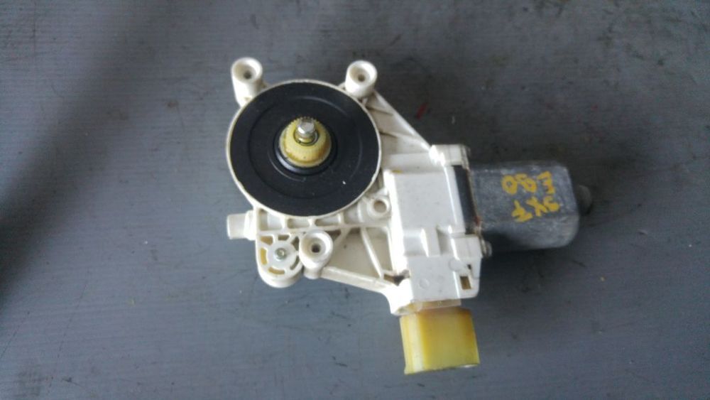 motoras macara usa stanga fata bmw e90 0130822226