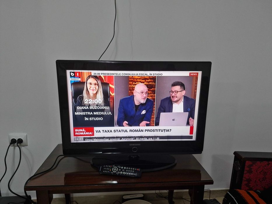 Tv Samsung diagonala 82cm