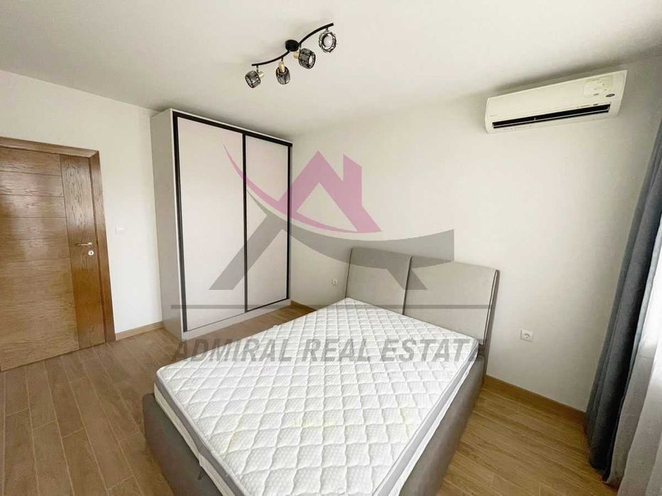 Дава се под наем Тристаен апартамент в Варна, Център - 110 кв.м за 1300 € - Снимка #2