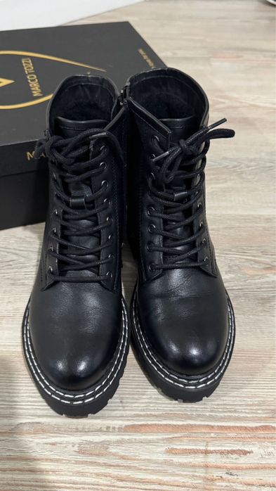 Продам ботинки женские