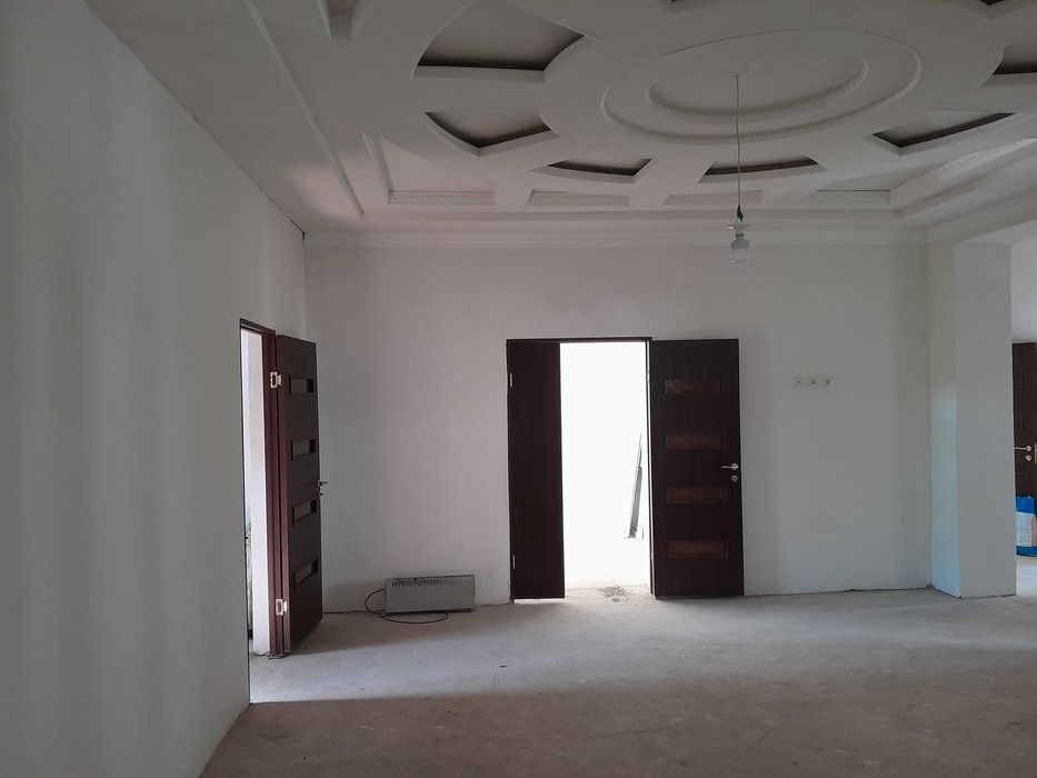 Bo`stonliq tumanida Joylashgan namunali uy sotiladi