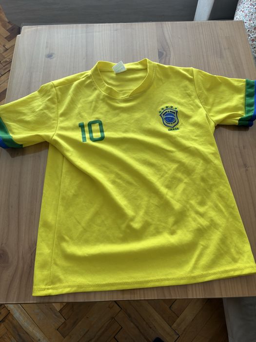 Футболна тениска на Brazil за 14-годишен