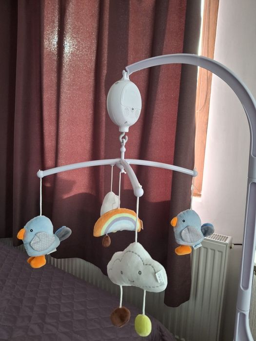 CHIPOLINO Музикална въртележка за легло и кошара ШАРЕНА ДЪГА