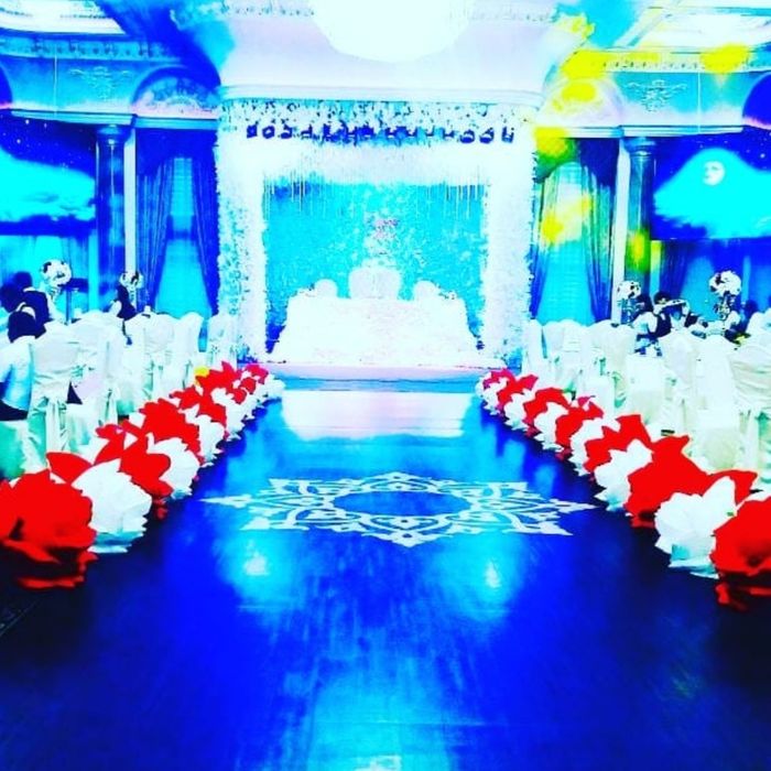 Надувные гвоздики пневмогирлянды.