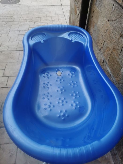 Бебешка вана за къпане със стойка