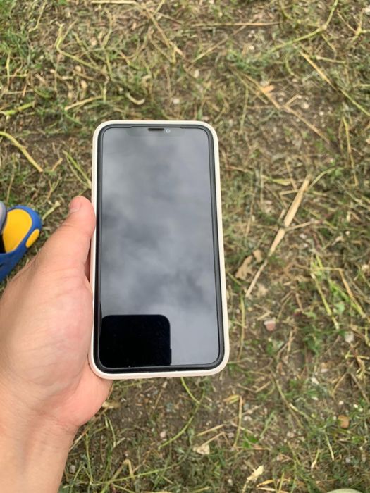 Продам Айфон 11 про