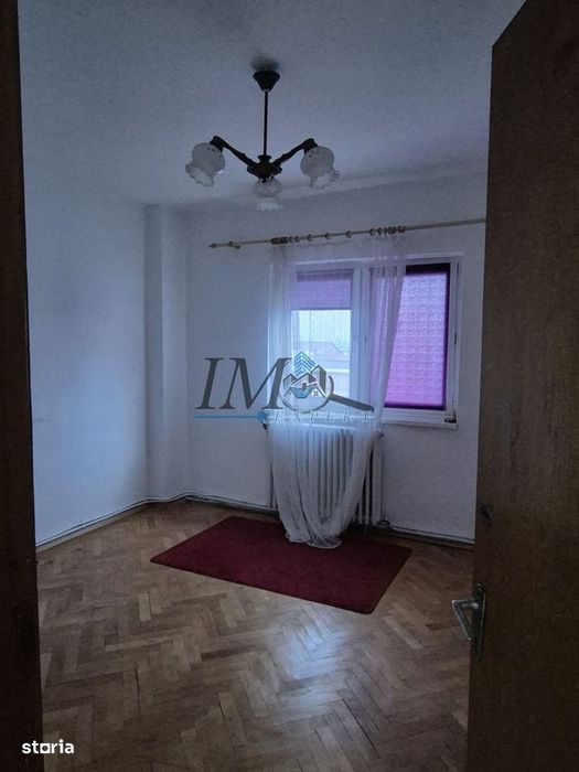 Apartament cu 4 camere de vanzare in Blaj