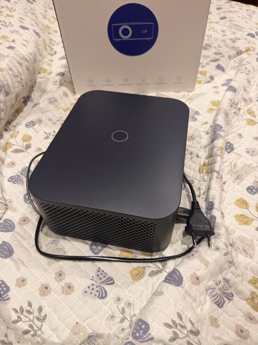 Продам проектор Wanbo x2 max.