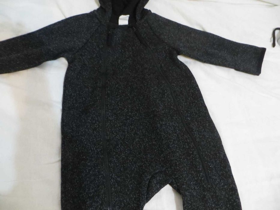 Гащеризон от полар с качулка H&M