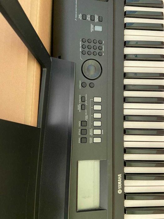 Синтезатор  Yamaha