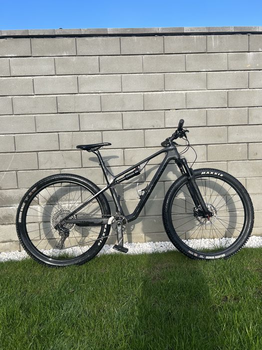 Canyon Lux CF carbon, full suspension, RockShox World Cup, 29”