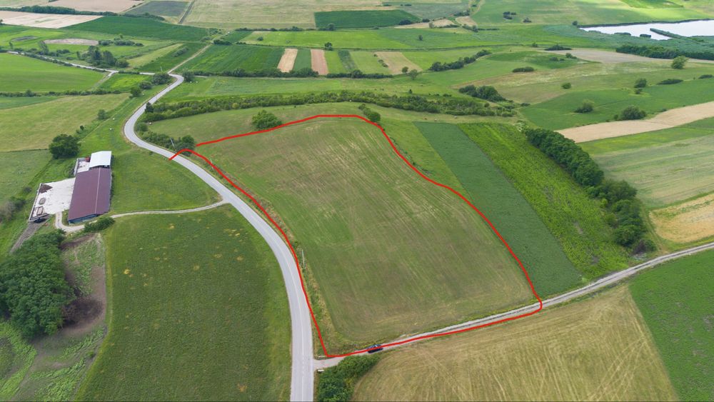 Teren extravilan 18.200 mp (1,82 ha) cu deschidere mare la asfalt