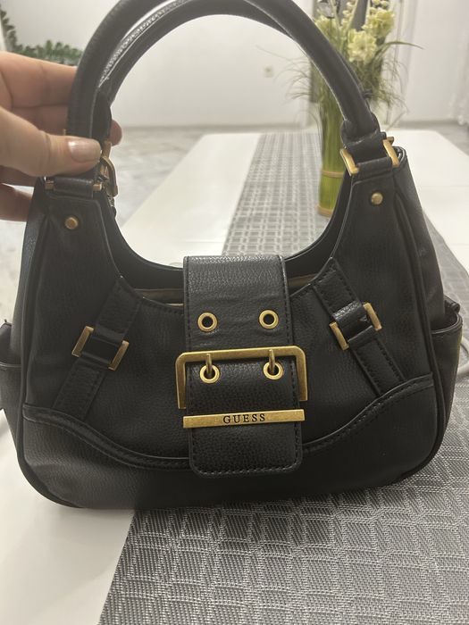 Дмска чанта Guess