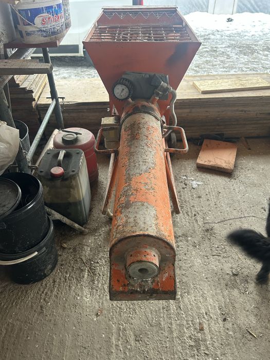 Vând malaxor continuu PFT HM 2000