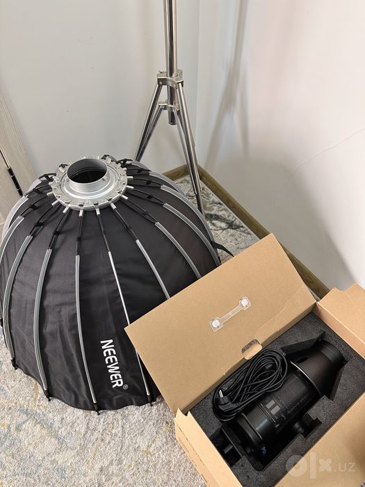 NEEWER CB200B 210W Bi-Color LED Video Light