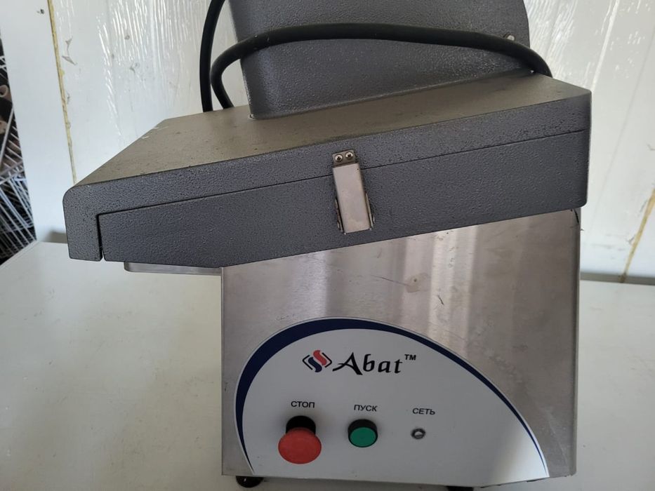 Машина кухонная овощерезательная