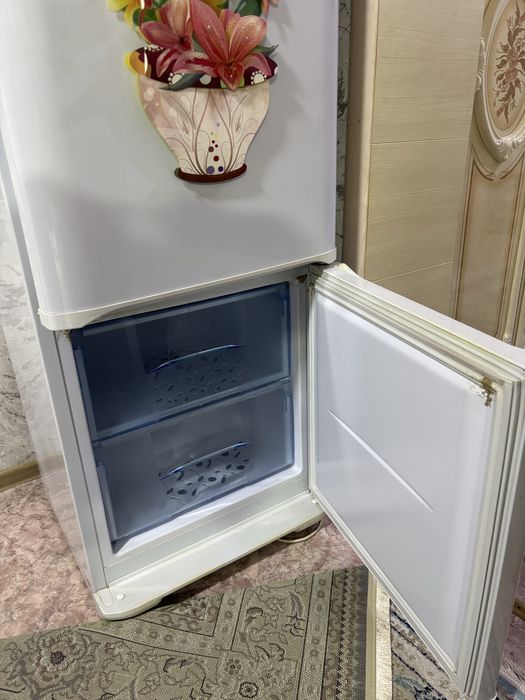 Продам холодильник