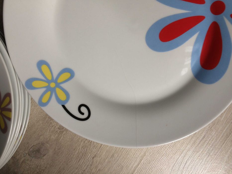 Сервиз за хранене 30 части.