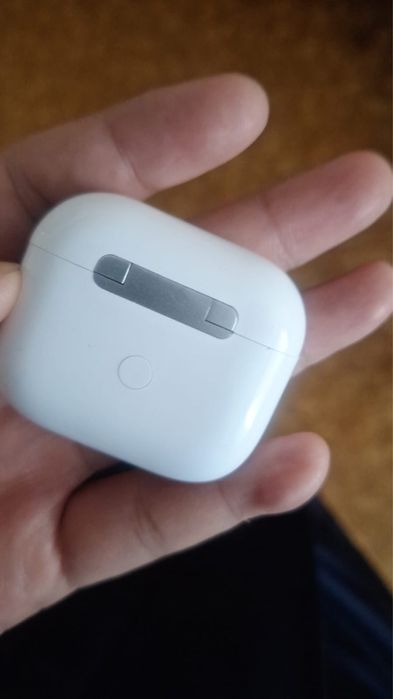 Продам airpods 4