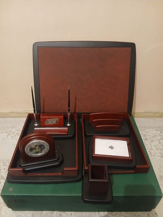 Настольный набор XL398 цена 30.000 тенге торг есть