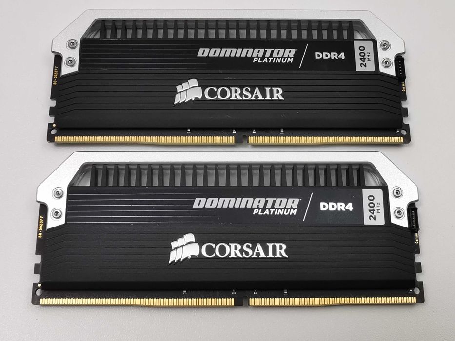 Corsair Dominator Platinum 32GB kit (4x 8GB) CL10 2400MHz DDR4 рам памет