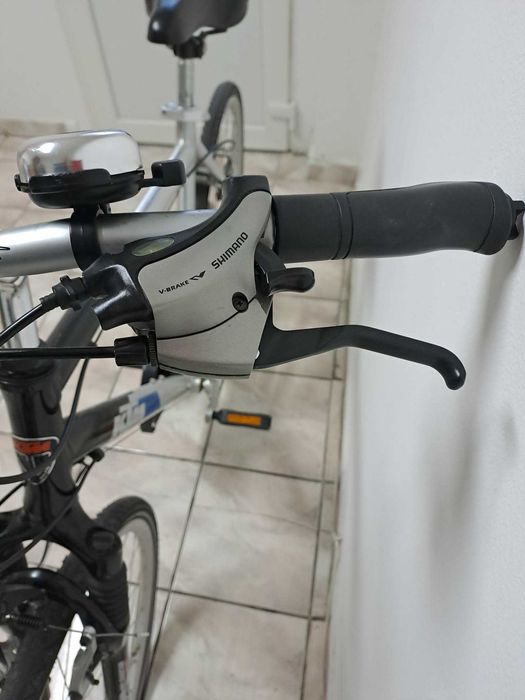Bicicleta KTM cu cadru din aluminiu