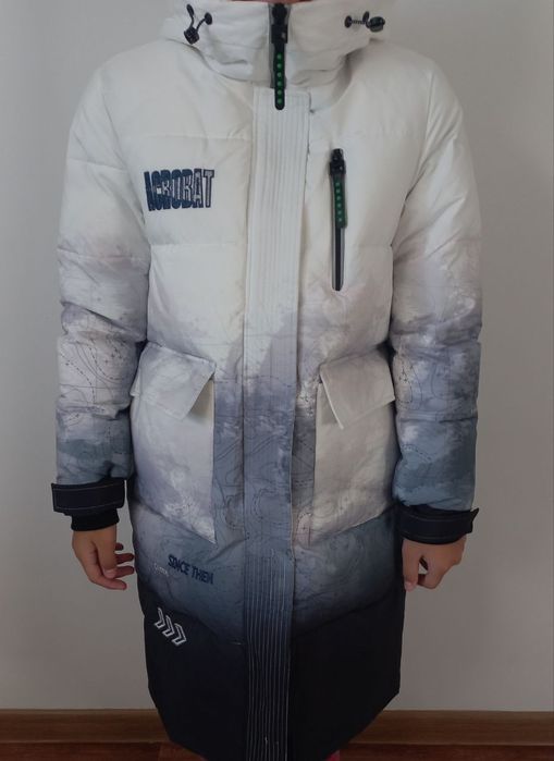 Продам зимнюю куртку. В отличном состоянии